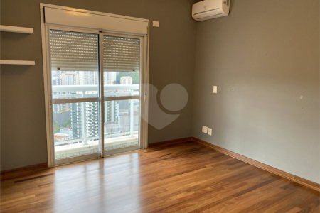 Apartamento à venda com 3 suítes em Vila Andrade, São Paulo, SP