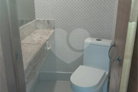 Casa à venda ou para alugar com 4 suítes em Chácaras São Carlos, Cotia, SP