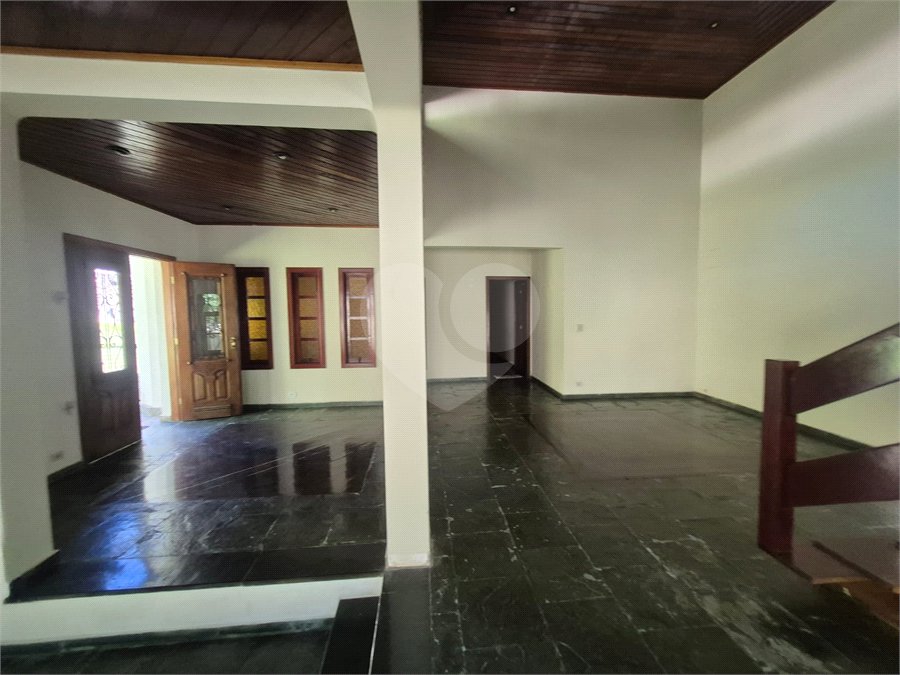 Casa à venda ou para alugar com 4 suítes no condomínio Parque Imperial da Cantareira, Mairiporã - SP