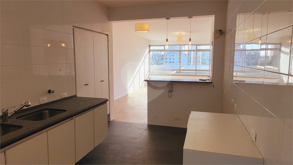 Apartamento para alugar com 3 quartos, sendo 1 suíte, em Jardim Europa, São Paulo, SP