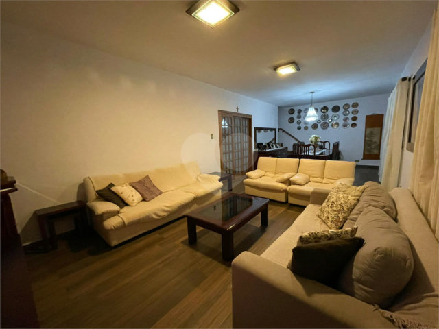 Sobrado à venda com 5 quartos, sendo 1 suíte,  em Alto da Boa Vista, São Paulo, SP