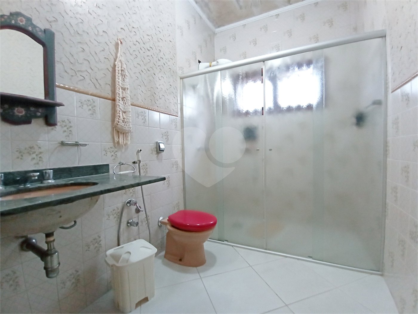 Casa à venda com 4 suítes no condomínio Estância Marambaia, Vinhedo - SP