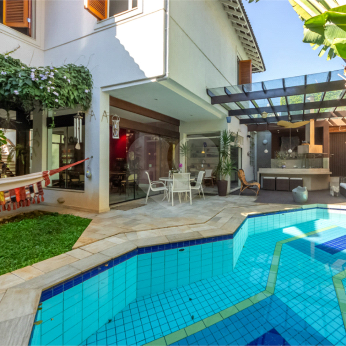 Casa de Vila à venda com 4 quartos, sendo 2 suítes, em Alto da Boa Vista, São Paulo, SP