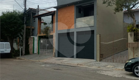 Sobrado à venda com 3 quartos, sendo 2 suítes, em Jardim Alvinópolis, Atibaia, SP