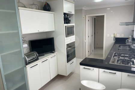 Apartamento à venda com 3 suítes em Vila Gertrudes, São Paulo, SP