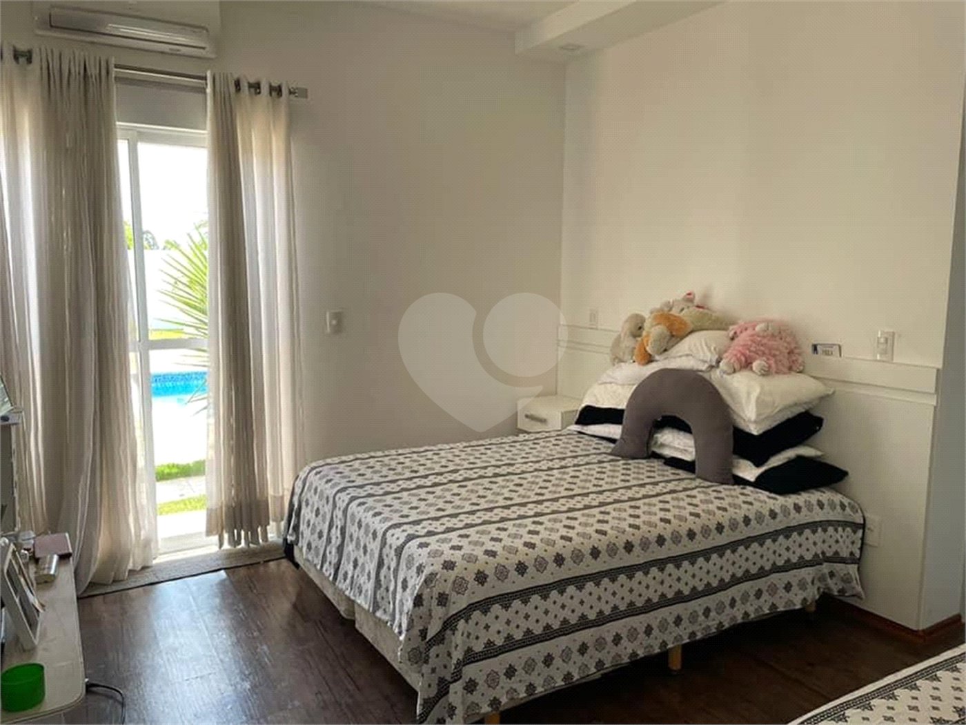 Casa à venda com 3 suítes no condomínio Village Ipanema 1, Araçoiaba da Serra - SP