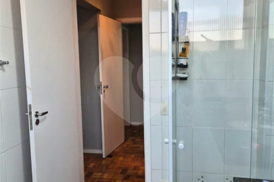 Apartamento à venda no Edifício Pedro Ometto, no coração de Piracicaba.