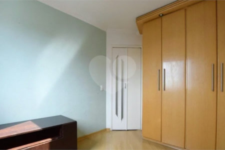 VENDA Apartamento de 55 m² | 2 dormitórios | Varanda | 1 Vaga Coberta – Bem Localizado - Mooca