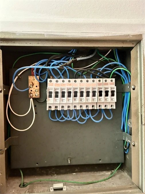 Apartamento Reformado com 1 dormitório, 1 vaga de garagem em Santa Cecília.