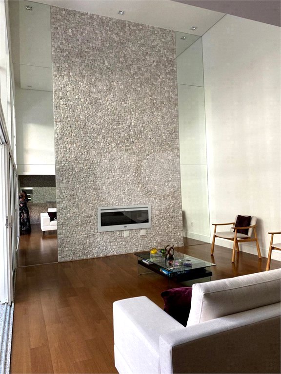 Apartamento à venda com 4 suítes em Vila Suzana, São Paulo, SP
