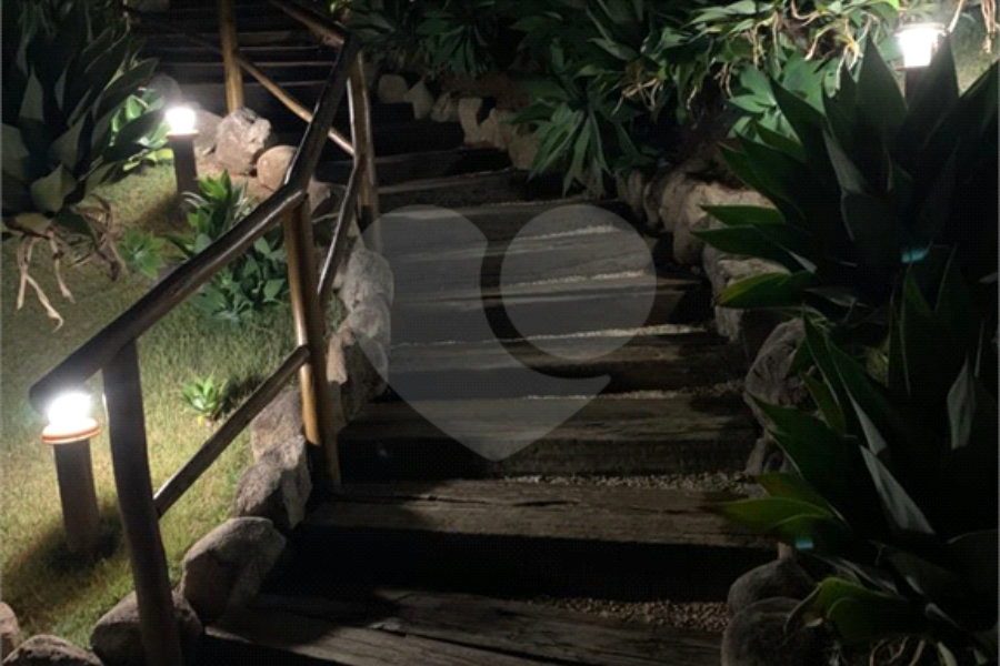Casa à venda com 5 quartos, sendo 2 suítes, no condomínio Capela do Barreiro, Itatiba - SP