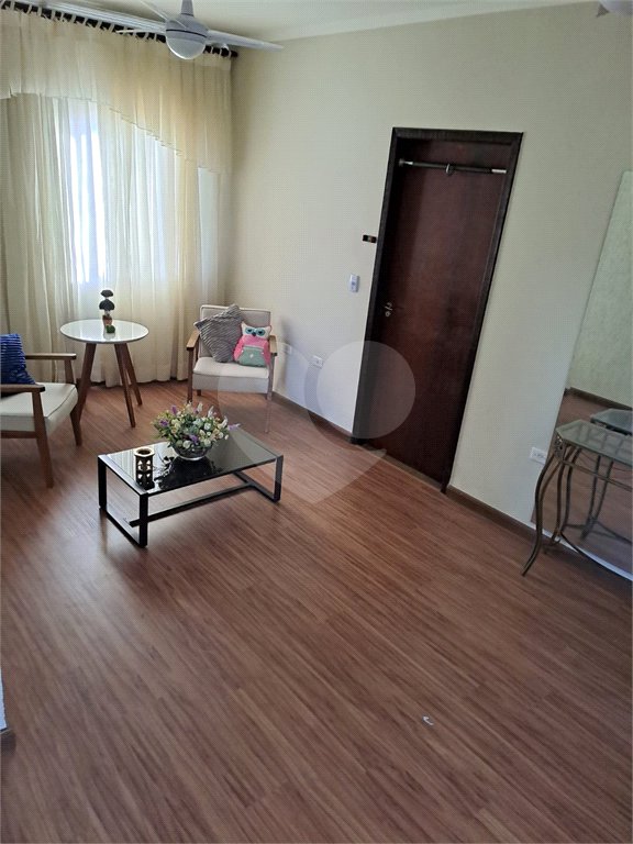 Sobrado à venda com 3 quartos, sendo 1 suíte,  em Vila Oliveira, Mogi das Cruzes, SP