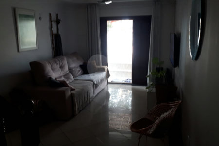 Casa à venda com 3 quartos, sendo 2 suítes,  em Vila Rosália, Guarulhos, SP