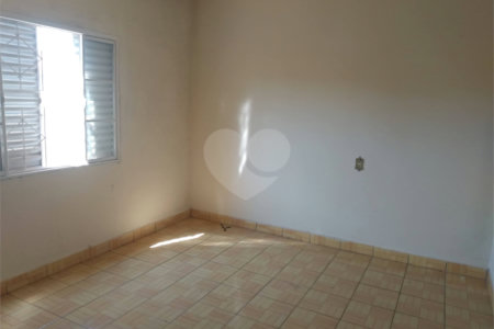 Casa à venda com 3 quartos em Vila Apolo, Itapetininga, SP