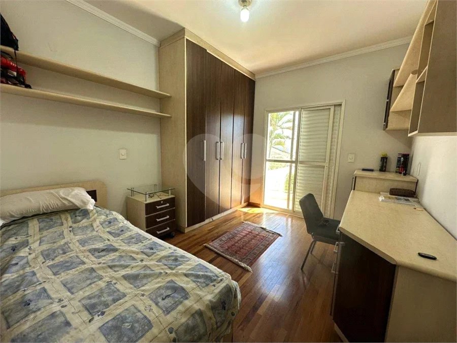 Casa à venda com 3 suítes no condomínio Recanto dos Paturis, Vinhedo - SP