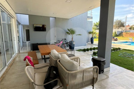 Casa à venda com 4 suítes no condomínio Fazenda Palmeiras Imperiais, Salto - SP