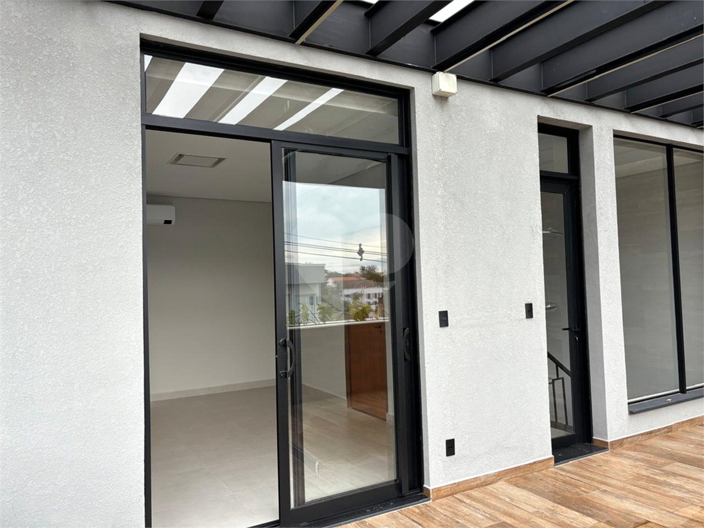 Casa à venda com 4 suítes no condomínio Residencial Costa das Areias, Salto - SP