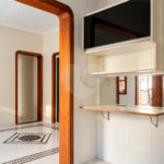 Casa à venda com 6 dormitórios, 3 suítes, piscina, área gourmet, hidromassagem, lareira, varanda e 6 vagas de garagem. Conforto e lazer para toda a família!