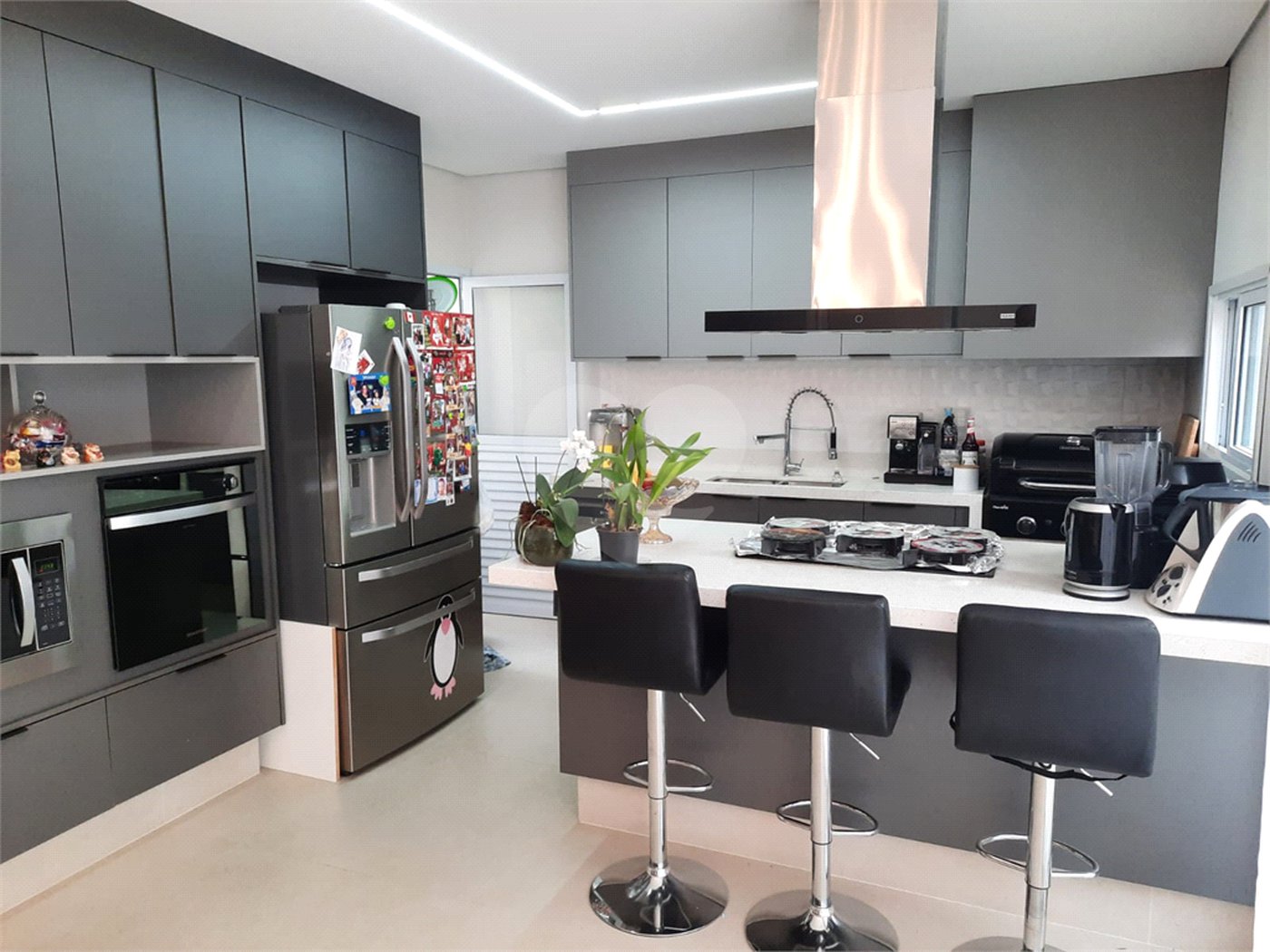 Casa à venda com 3 suítes no condomínio Ecovillagio, São Roque - SP