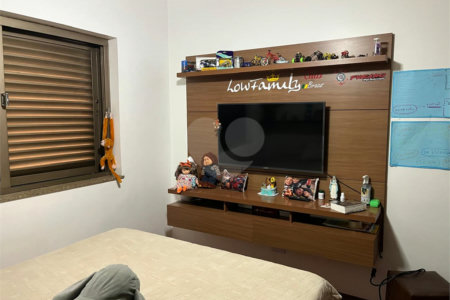 Sobrado à venda com 4 quartos, sendo 1 suíte, no Centro, Araraquara, SP