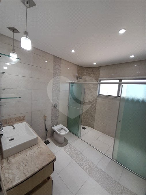 Casa à venda com 4 quartos, sendo 3 suítes, no condomínio Residencial Terras de Vinhedo, Vinhedo - SP