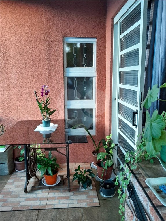 Casa à venda com 2 suítes no condomínio Portal dos Pássaros, Alambari - SP