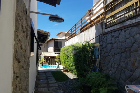 Casa em condomínio à venda com 3 quartos, sendo 2 suítes,  em Alto de Búzios, Armação dos Búzios, RJ
