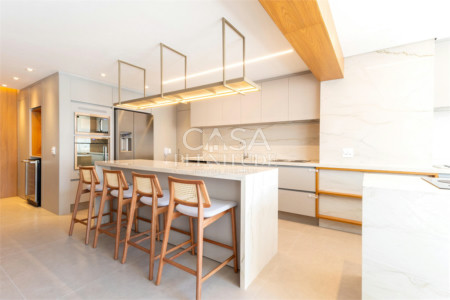 Apartamento à venda com 3 suítes em Moema, São Paulo, SP