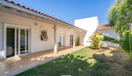 Casa à venda com 3 quartos, sendo 1 suíte,  no condomínio Vinhas da Vista Alegre - Lado Sede, Vinhedo - SP