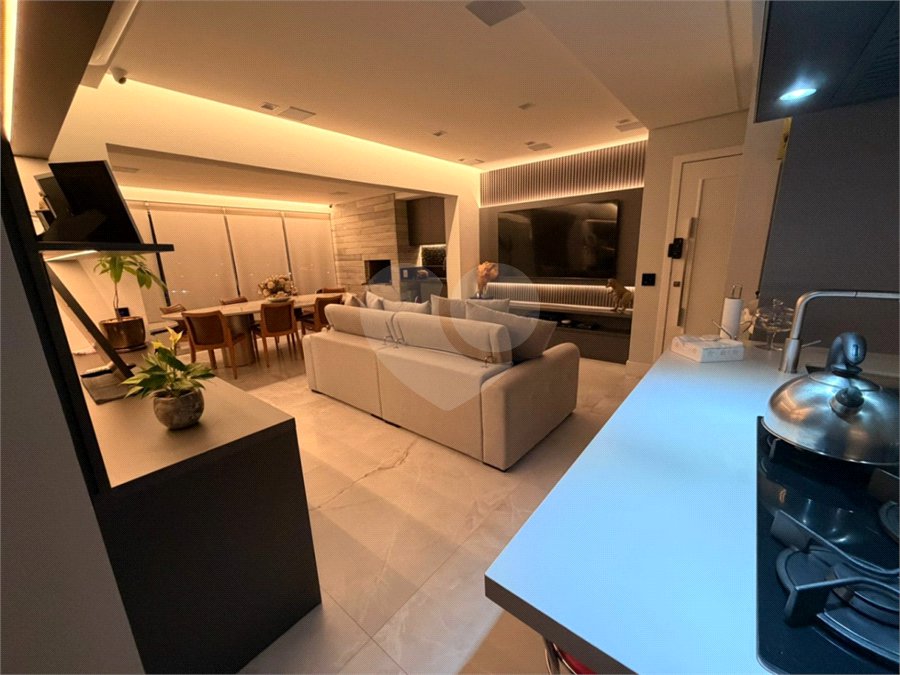 Apartamento à venda com 3 quartos, sendo 1 suíte,  em Granja Julieta, São Paulo, SP