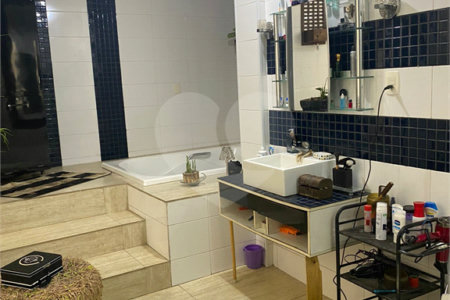 Apartamento à venda com 3 quartos, sendo 1 suíte,  em República, São Paulo, SP
