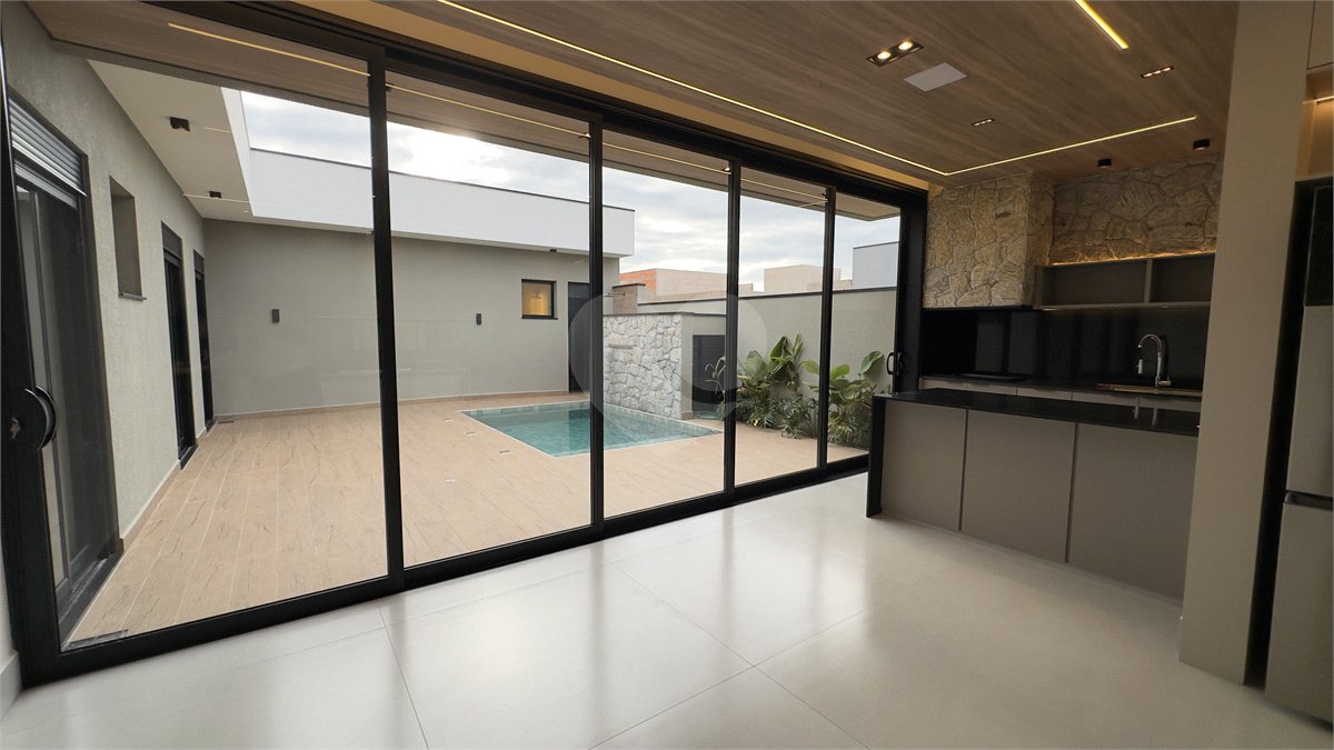 Casa à venda com 3 suítes no condomínio Jardim Residencial Dona Maria Candida, Indaiatuba - SP