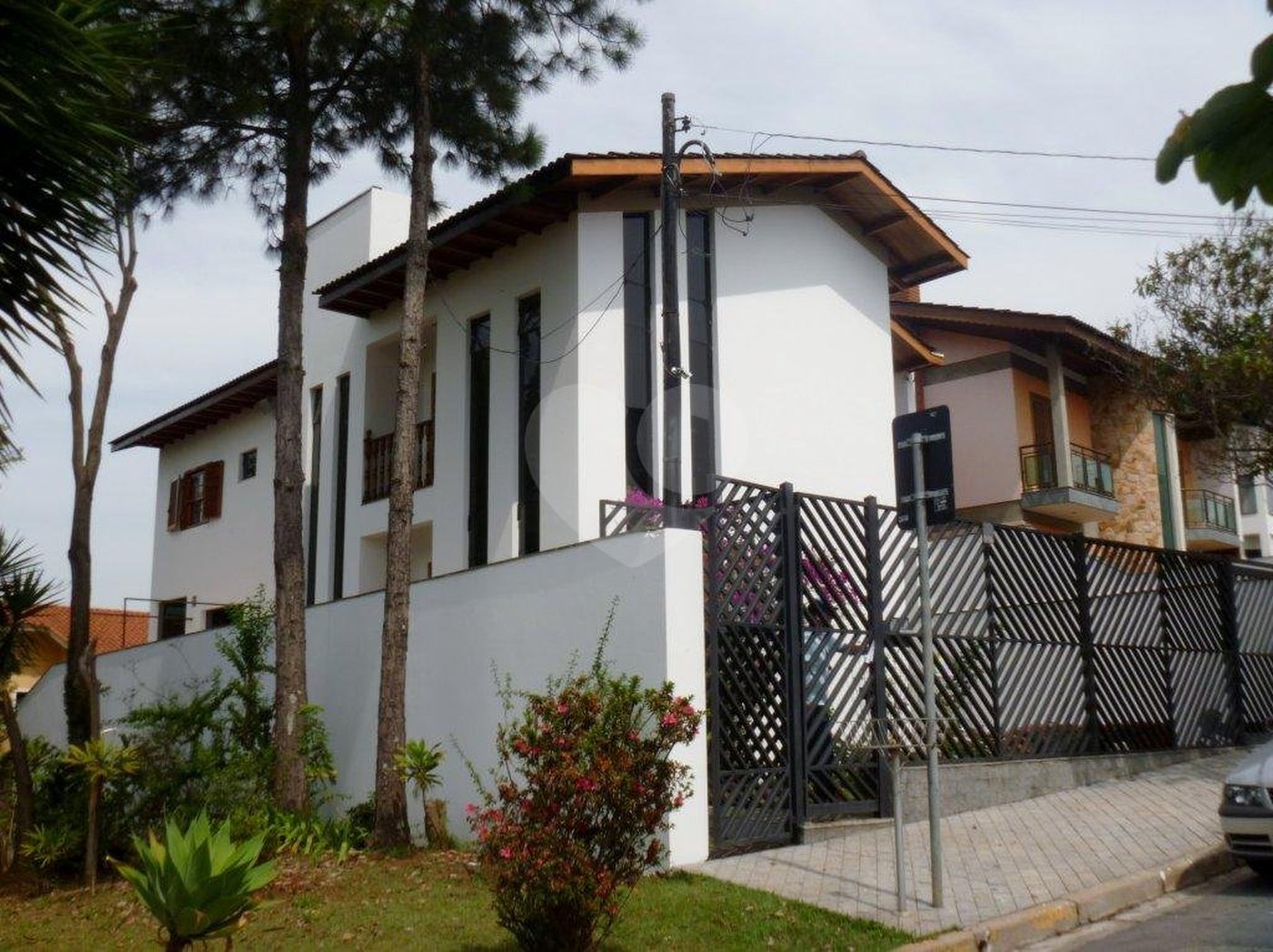 Sobrado à venda com 4 suítes em Tremembé, São Paulo, SP