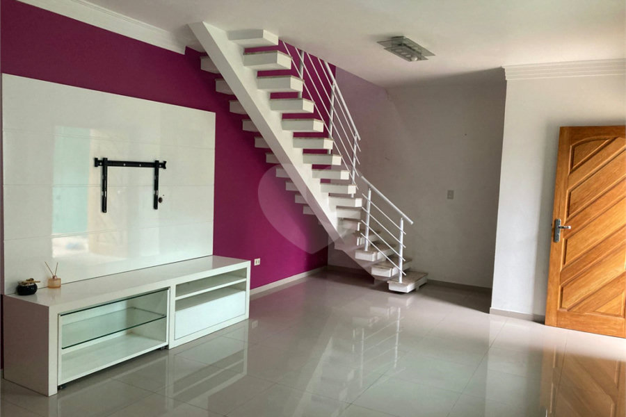 Sobrado à venda com 3 quartos, sendo 1 suíte, em Vila Constança, São Paulo, SP