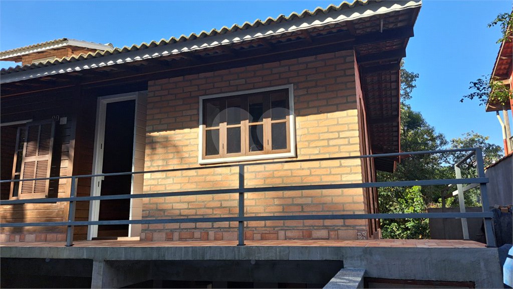 Casa à venda com 3 quartos, sendo 1 suíte, no condomínio Alpes da Cantareira, Mairiporã - SP