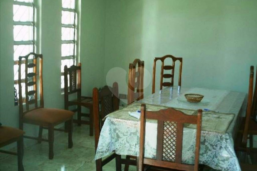Sobrado à venda com 4 quartos, sendo 3 suítes, em Horto, São Paulo, SP