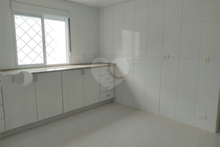 Sobrado à venda com 3 quartos em Santo Amaro, São Paulo, SP