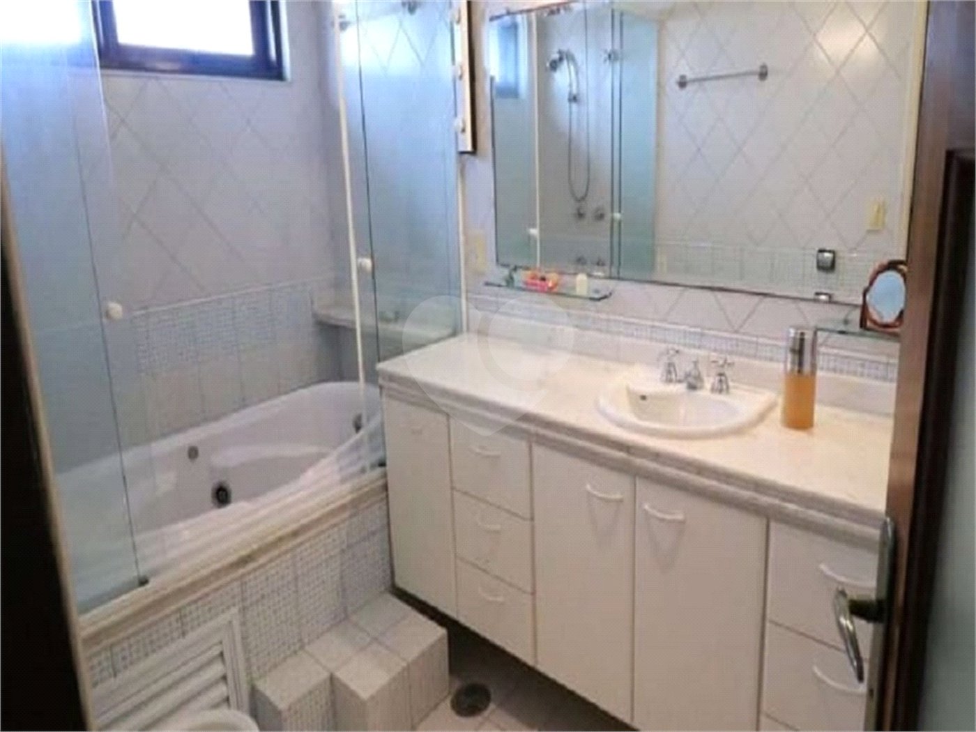 Sobrado à venda com 4 quartos, sendo 2 suítes, em Tremembé, São Paulo, SP