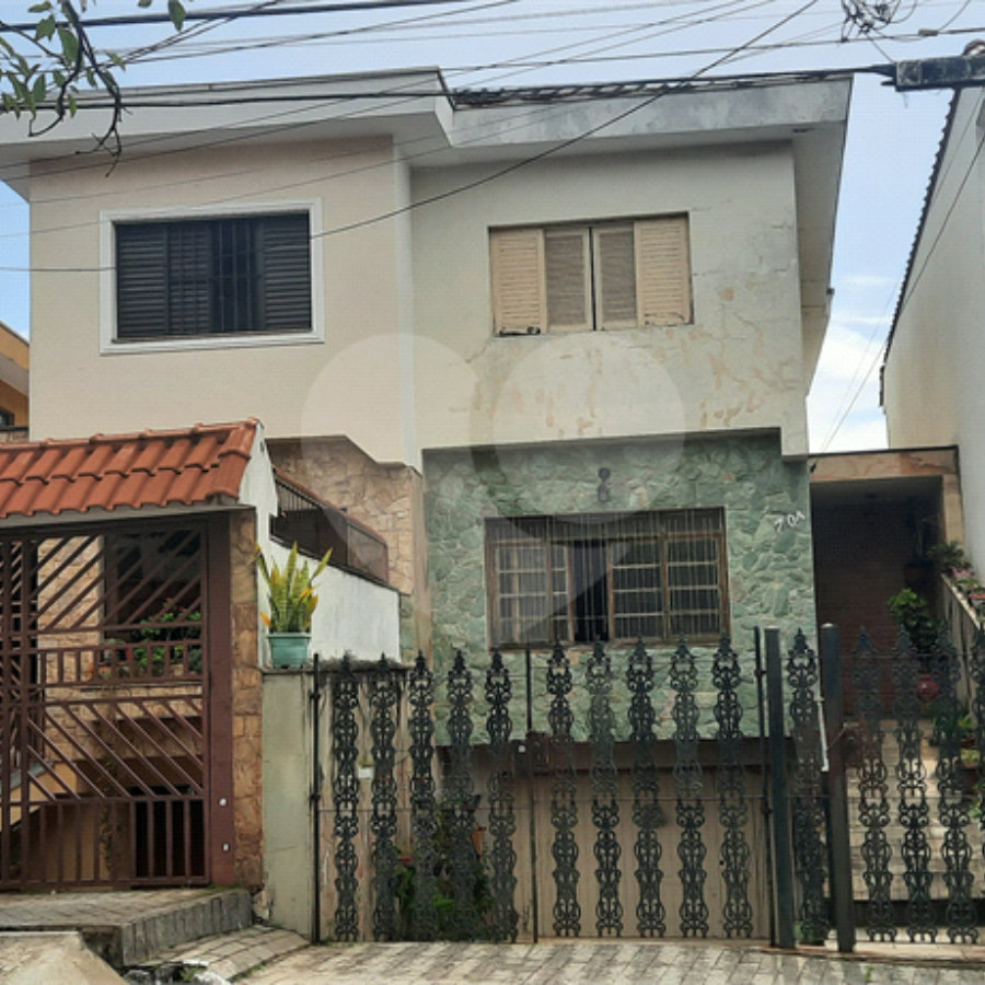 Sobrado à venda com 4 quartos, sendo 1 suíte, em Parque Vitória, São Paulo, SP