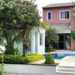Casa à venda com 9 quartos, sendo 8 suítes, no condomínio Village Elisabete, Rio de Janeiro - RJ