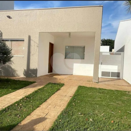 Casa à venda com 2 quartos, sendo 1 suíte, no condomínio Alvorada, Araraquara - SP