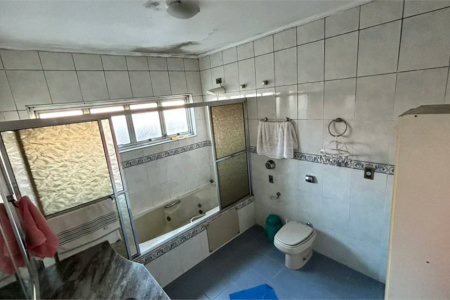 Sobrado à venda com 6 quartos, sendo 1 suíte, em Sumarezinho, São Paulo, SP