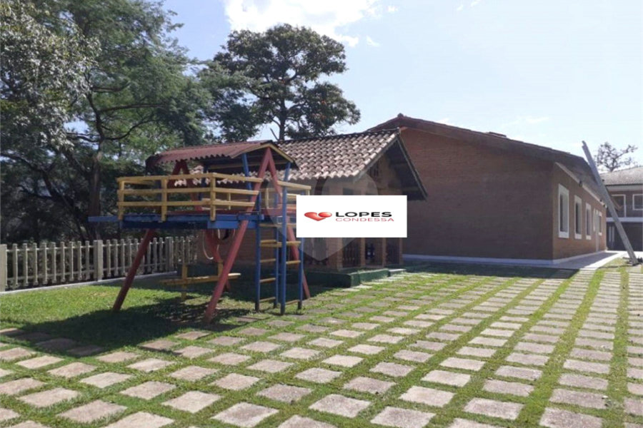 Casa à venda com 6 suítes em Caraguatá, Mairiporã, SP