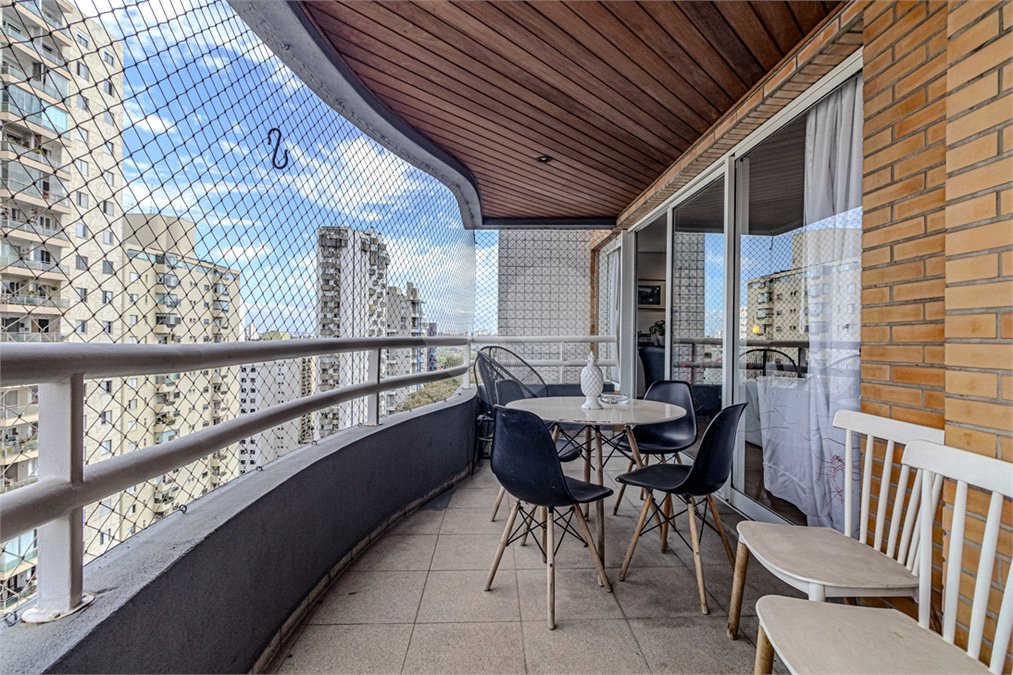 Apartamento à venda com 3 suítes em Vila Madalena, São Paulo, SP