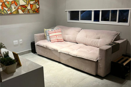 Casa à venda com 3 quartos, sendo 1 suíte,  no condomínio Villagio Imperiale, Louveira - SP