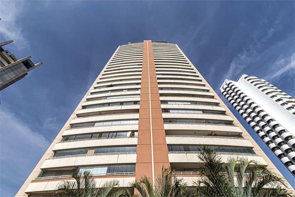 Apartamento à venda com 4 quartos, sendo 3 suítes,  em Real Parque, São Paulo, SP
