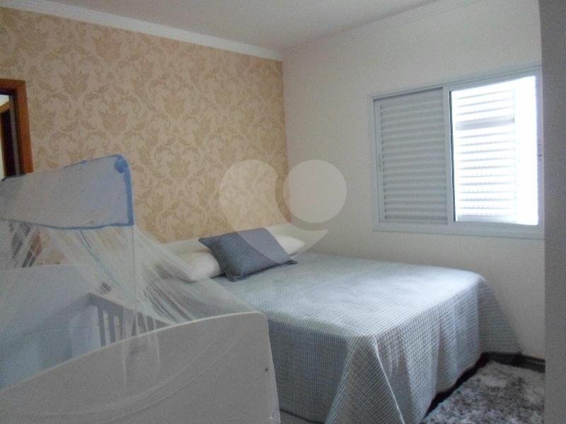 Casa à venda com 3 quartos, sendo 1 suíte,  no condomínio Fernandes, São Paulo - SP