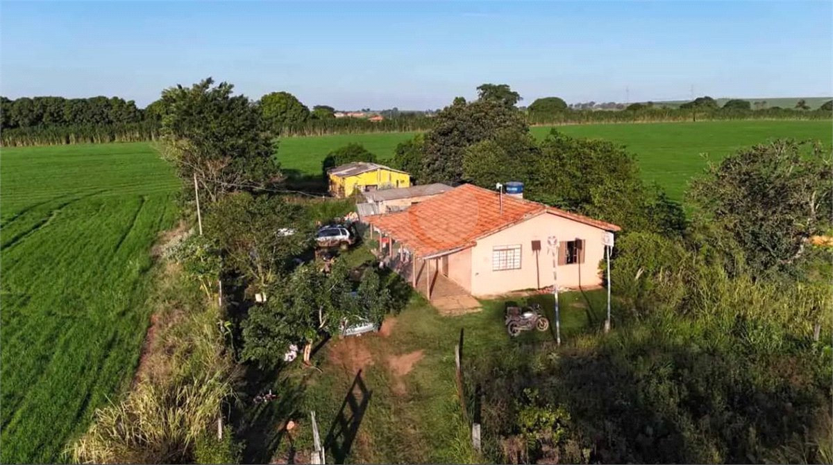 Sítio à venda com 2 quartos em Área Rural de Pereiras, Pereiras, SP