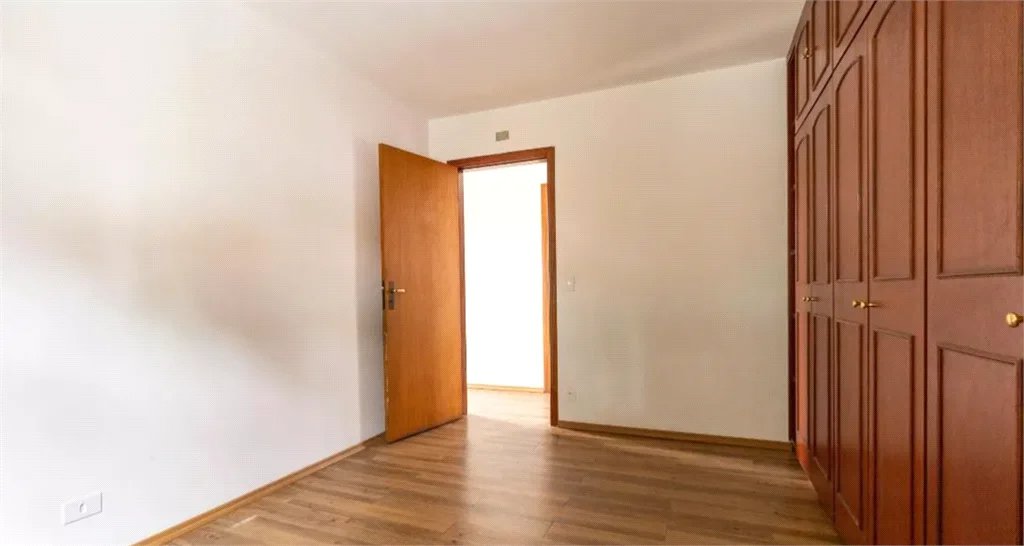 Casa à venda com 4 quartos, sendo 1 suíte,  em Vila Tiradentes, São Paulo, SP