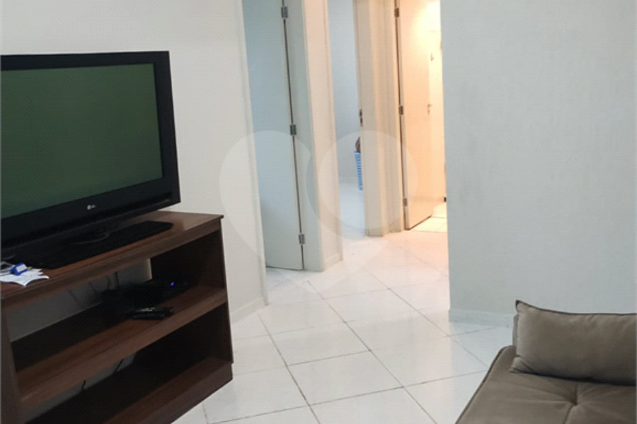 JARAGUÁ – FIT JARAGUÁ. Apartamento lindinho, em condomínio praticamente novo, super organizado e agradável, em local tranquilo com vista livre.